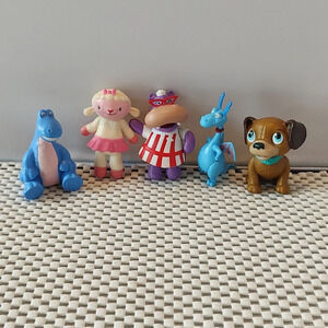 Doc McStuffins Figurines 5pc Lot Gently used